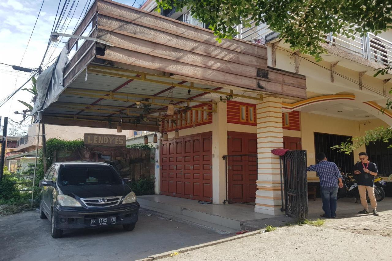 Oyo 91647 Sanina Residence Pematang Siantar Eksteriør bilde
